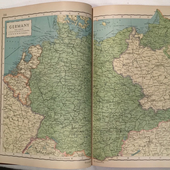 1941 Encyclopedia Britannia World Atlas Leather-Bound - Picture 12 of 16